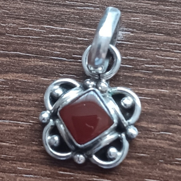 925 Silver Red Stone Pendant - Picture 7 of 7